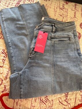 NWT MOCO BOUTIQUE Cropped Wide Leg Jeans with Tummy Control. SZ 14-16W